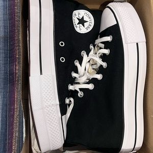 NEW Size 8 Converse platform high tops
